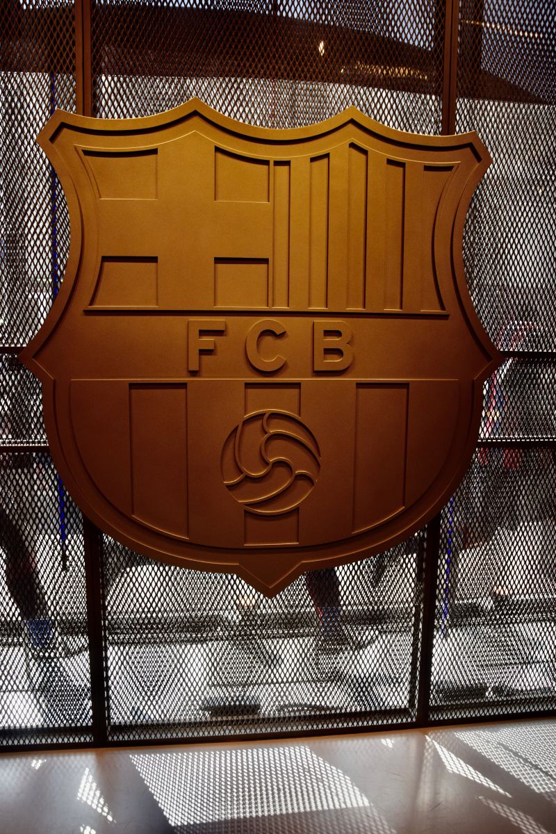 FC Barcelona w Ćwierćfinałach! Dramatyczna Walka z Racingiem Santander