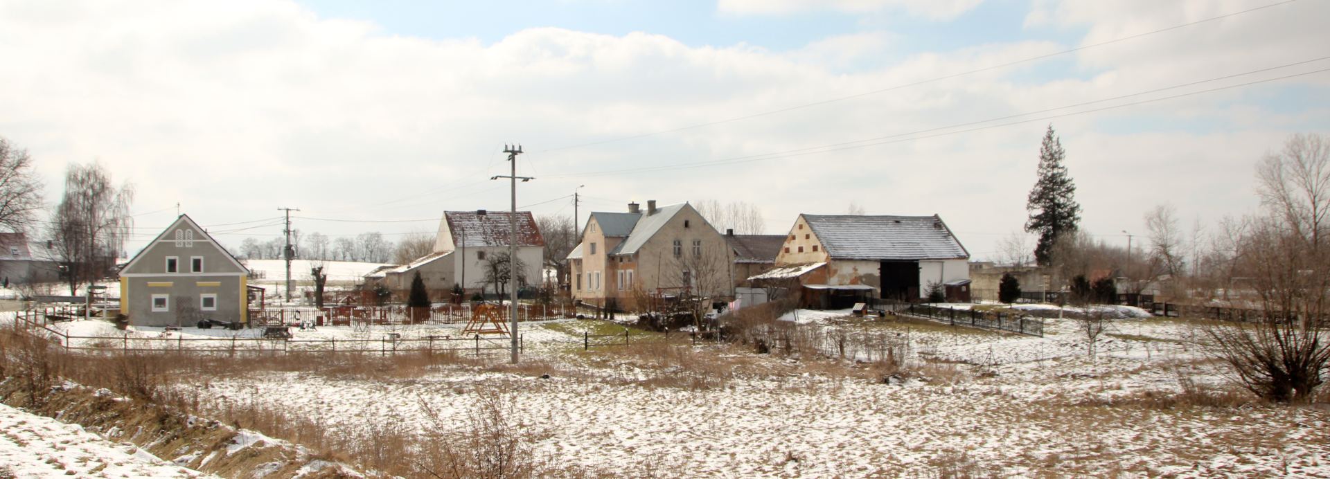 Masowy Exodus z Kijowa w Środku Zimy: Analiza Kryzysu Humanitarnego