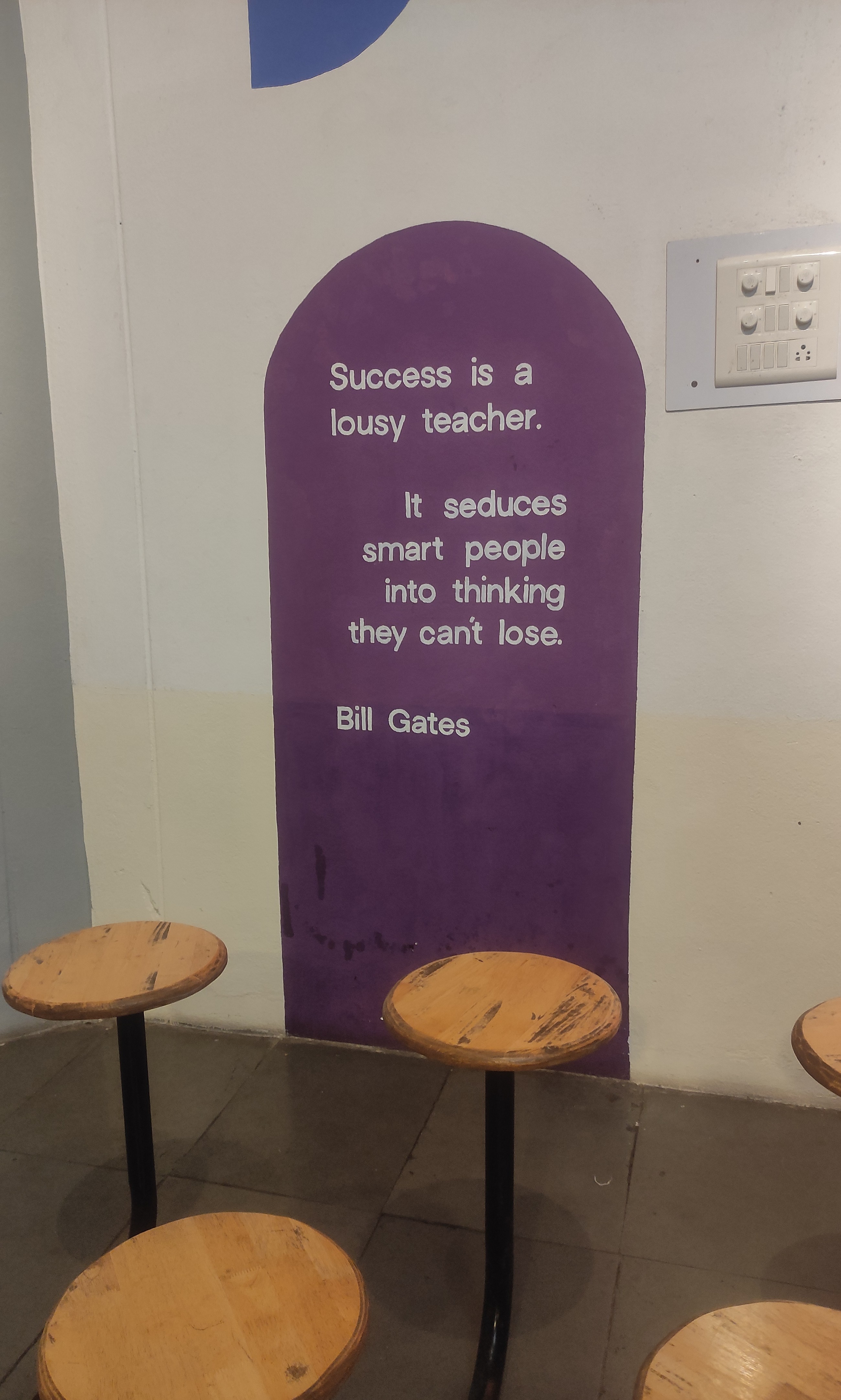 Rewolucja w AI? Fundusz Billa Gatesa stawia na fotoniczne układy Neurophos