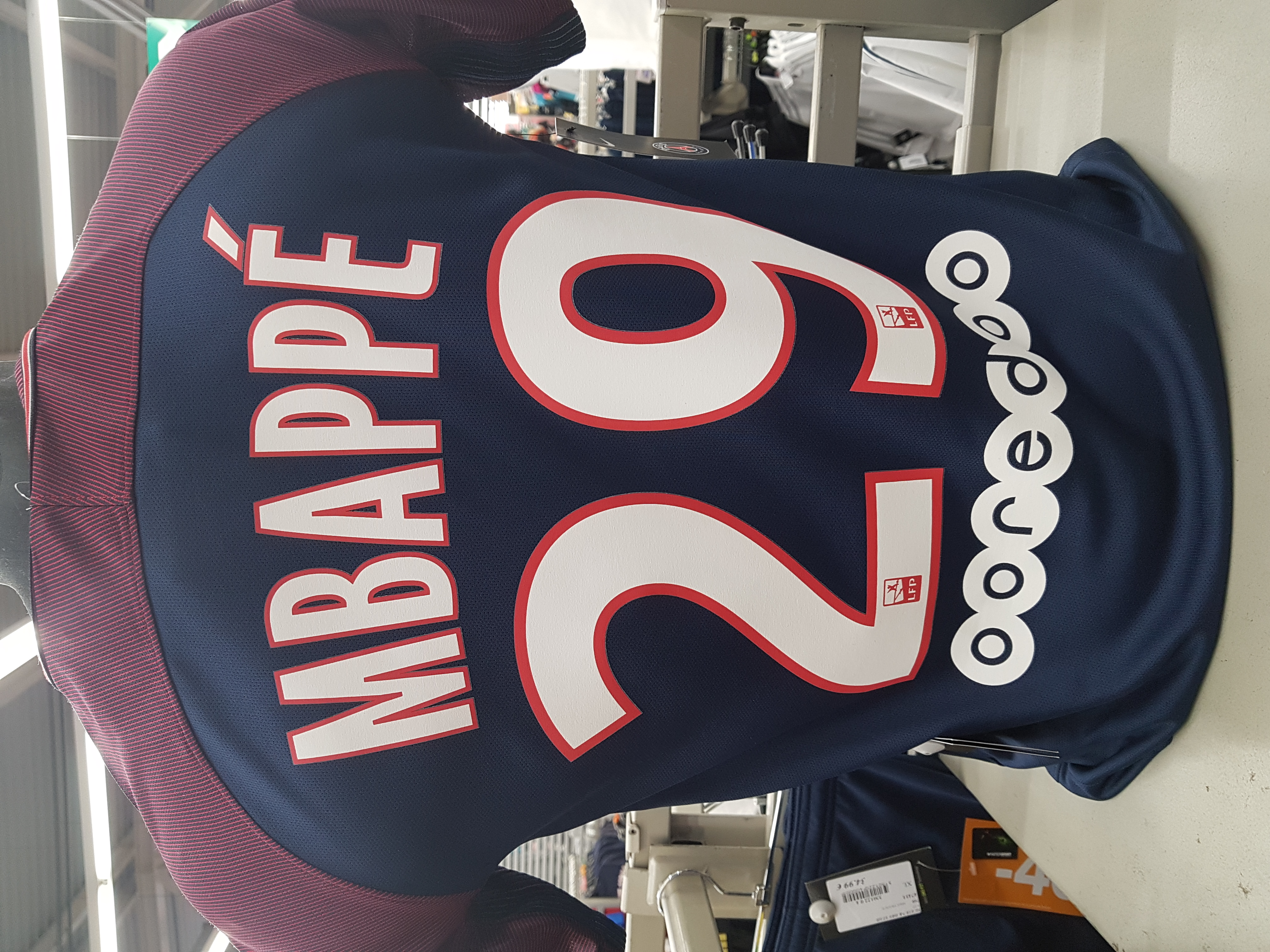 Kylian Mbappe: Od Bandy do Królewskich – Historia Fenomenu, Którego poznajesz?