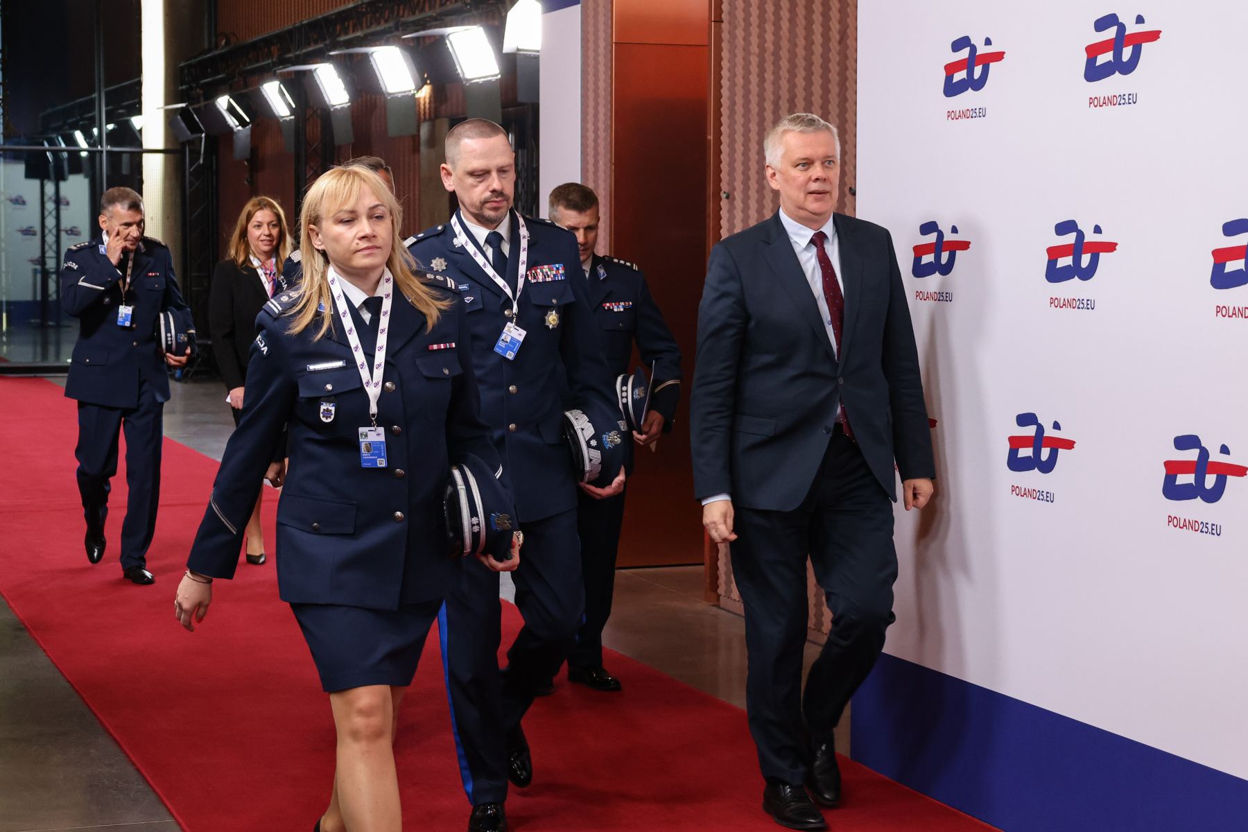 Aukcja z generalską czapką i wizytą w Lotnictwie Policji wsparła 34. Finał WOŚP