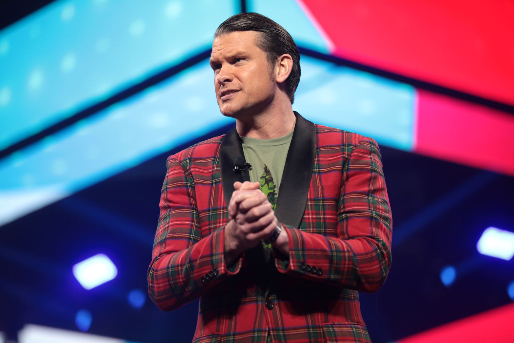 Sekretarz Hegseth Pomija Spotkanie NATO w Brukseli – Kontynuacja Trendu Nieobecności USA