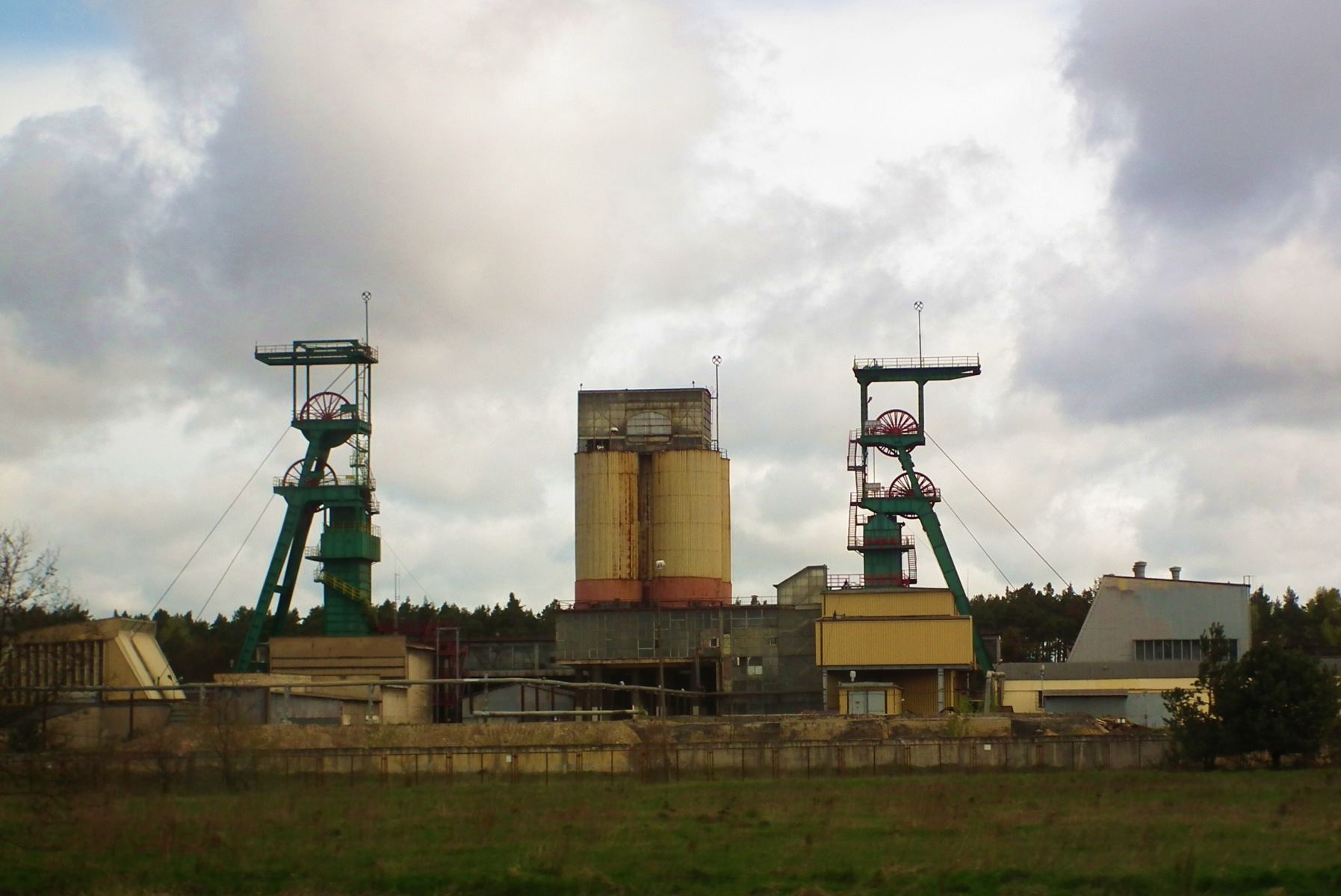 Niespodziewany Wzrost Akcji KGHM na GPW: Analiza Przyczyn i Skutków