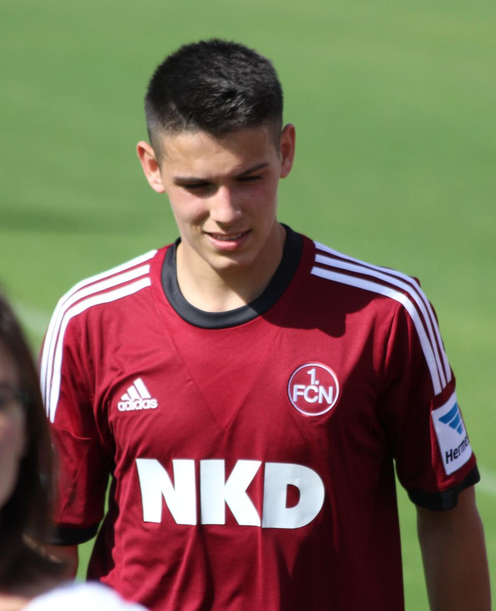 Sensacja na Łazienkowskiej! Korona Kielce triumfuje nad Legią, a Mariusz Stępiński zostaje bohaterem!