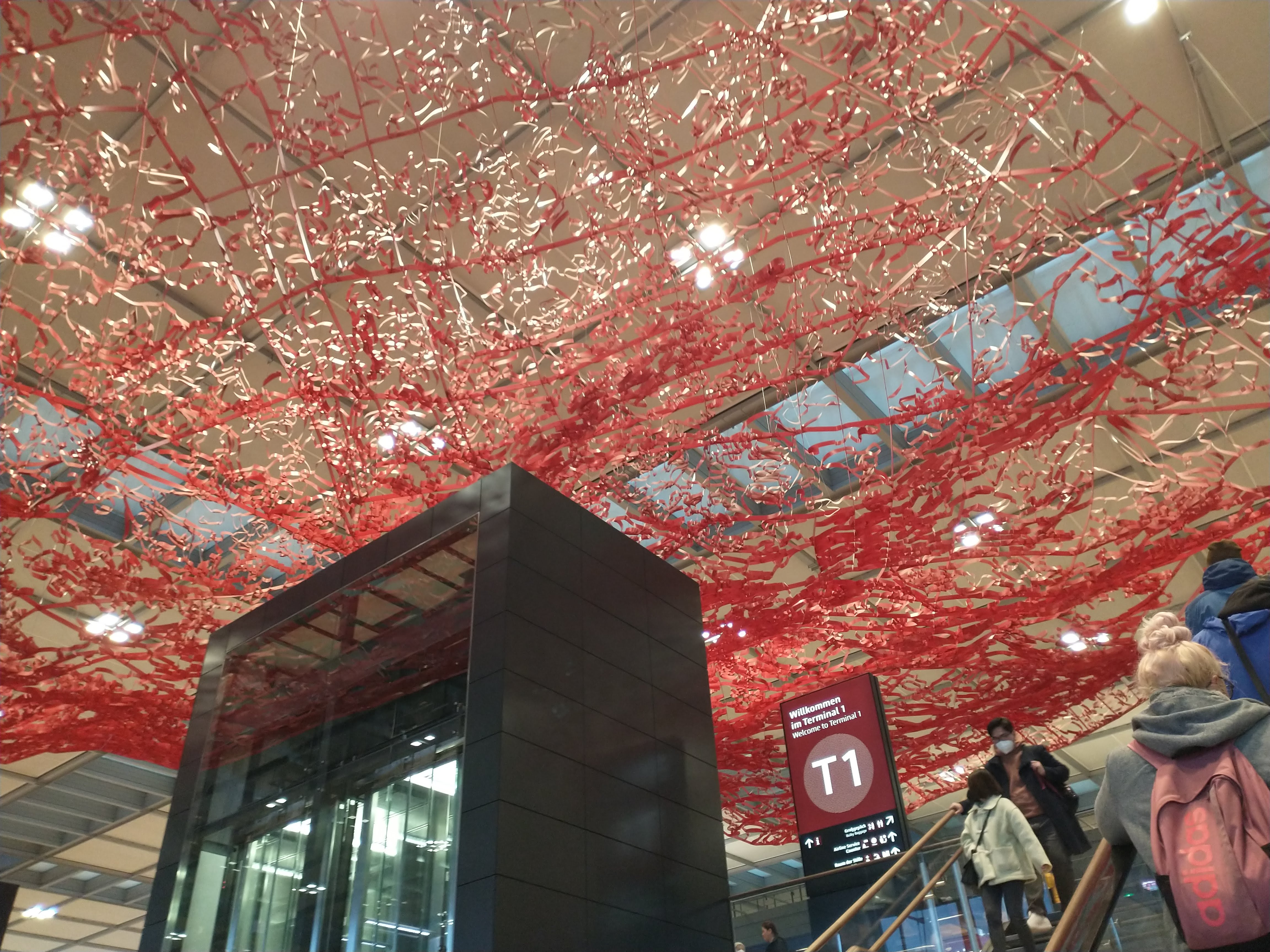 Koszmarna sytuacja na lotnisku w Berlinie: Paraliż komunikacji lotniczej