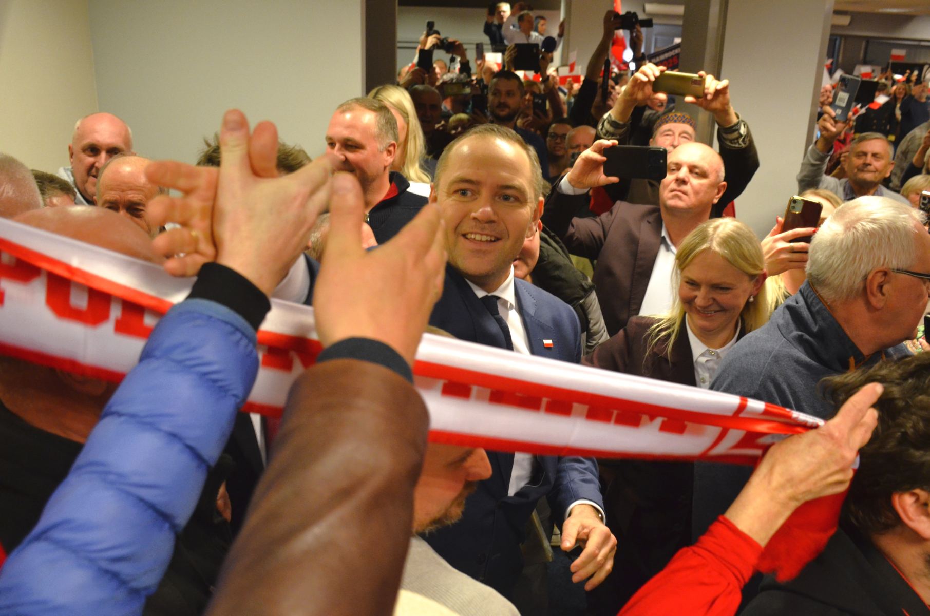 Pół Roku Prezydentury Karola Nawrockiego: Obietnice a Rzeczywistość