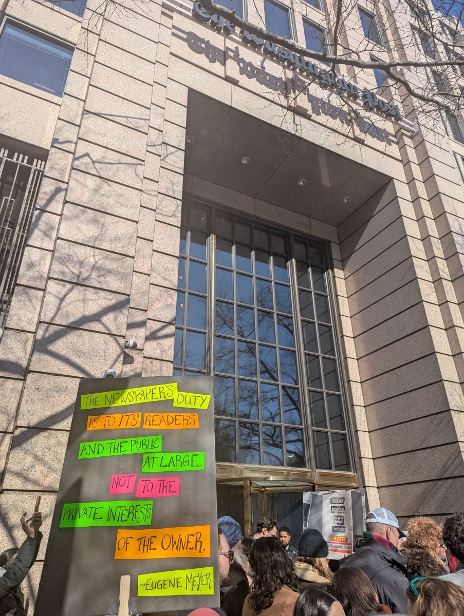 Nagła zmiana w kierownictwie “Washington Post” po zwolnieniach – Analiza sytuacji