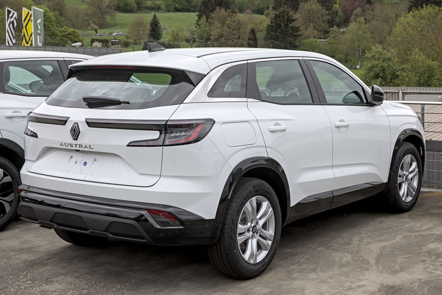 Renault Austral: Analiza wprowadzenia nowego kompaktowego SUV-a na rynek