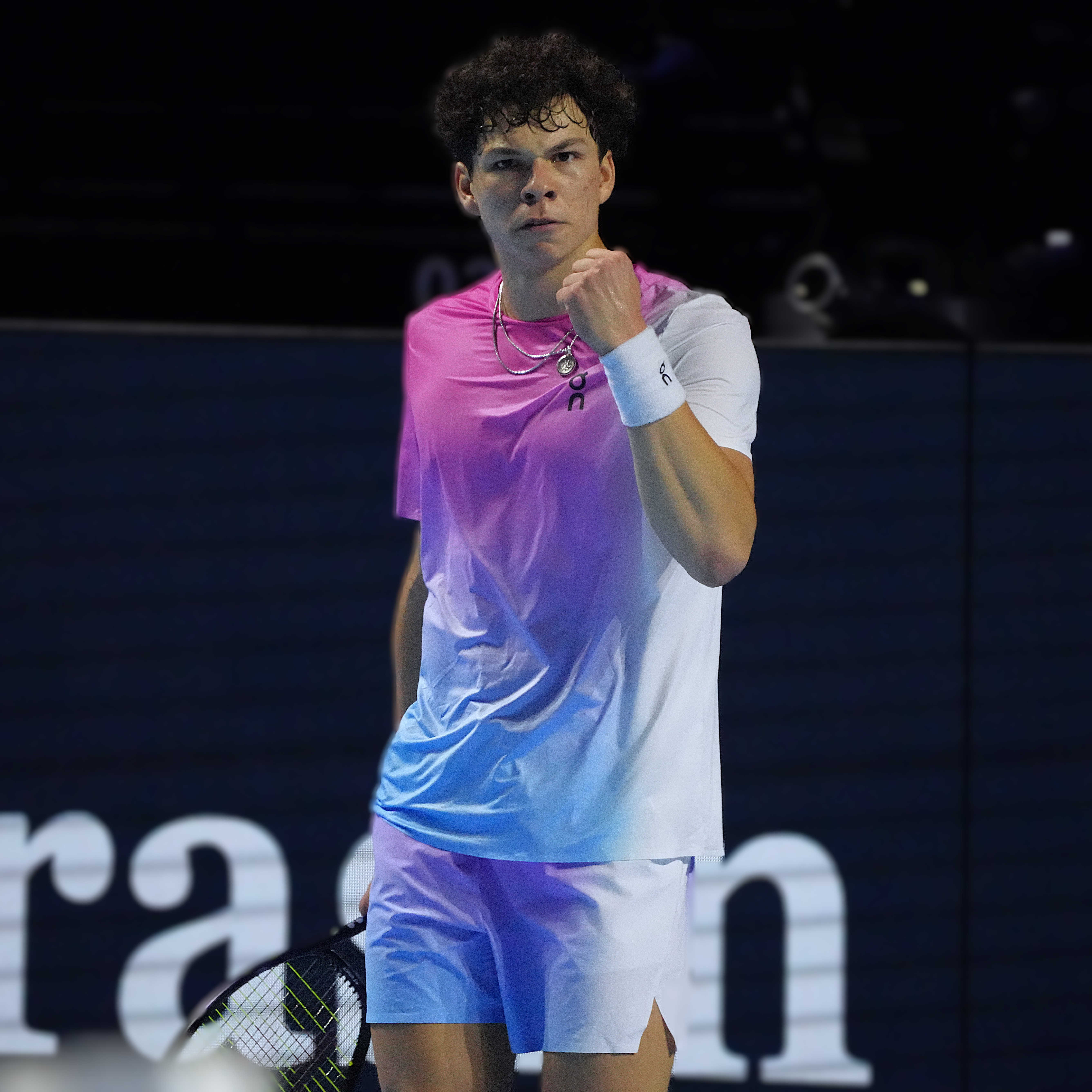 Ben Shelton Sensacyjnie Triumfuje w Dallas! <b>Amerykański tenis w euforii po obronie trzech meczboli!</b>