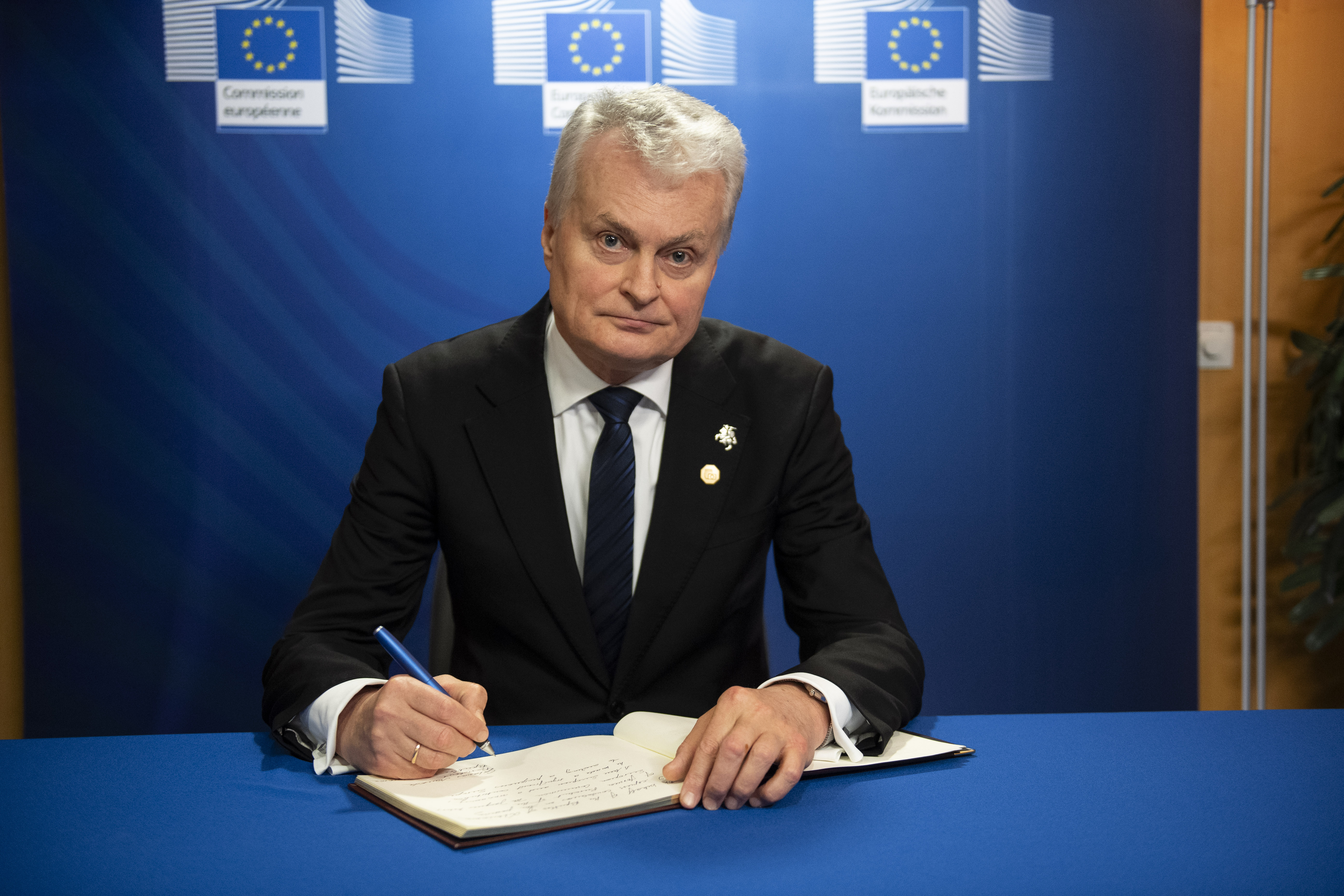 Prezydent Litwy Hospitalizowany po Urazie Przedramienia