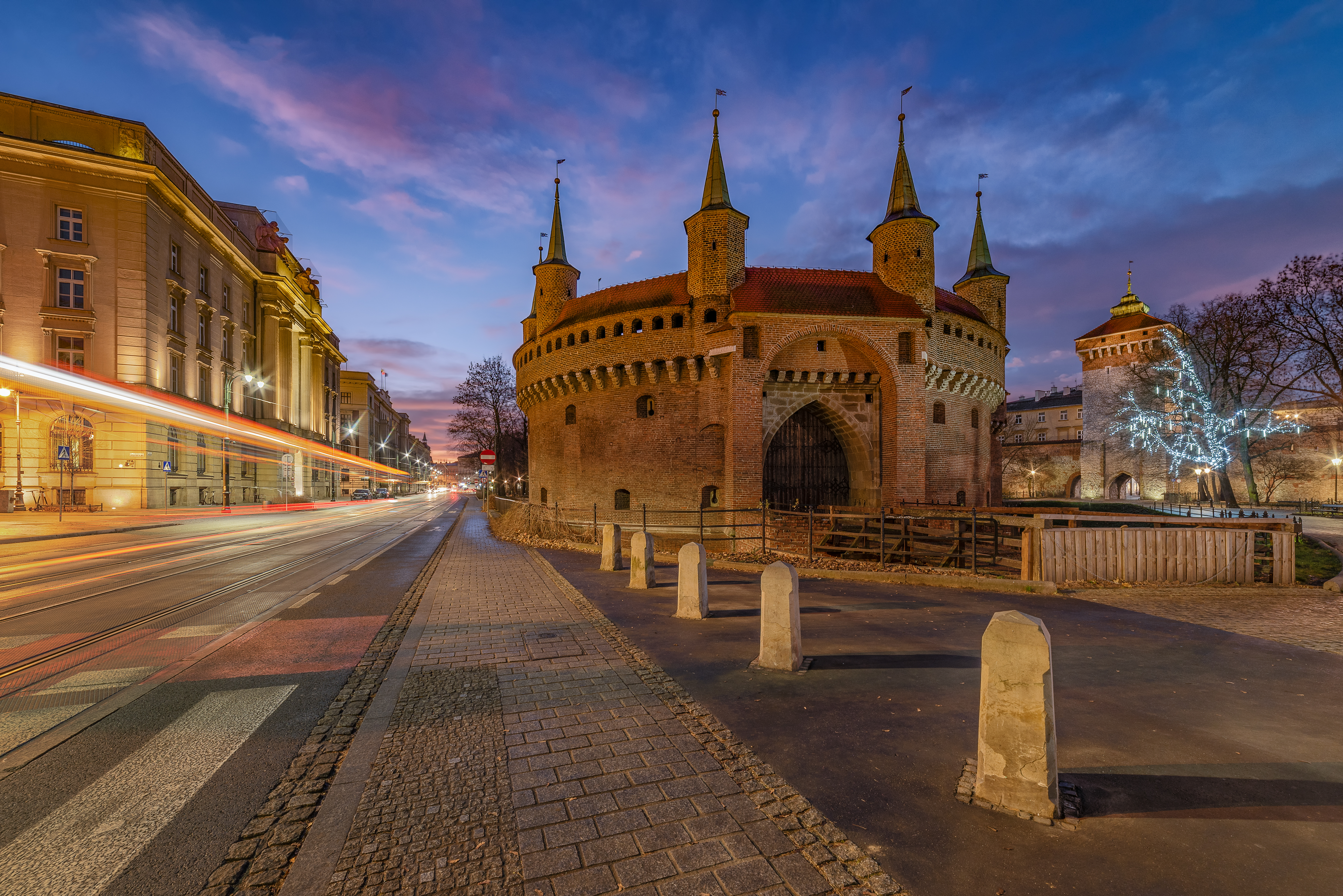 Brama Floriańska w Krakowie - prognoza pogody dla miasta.