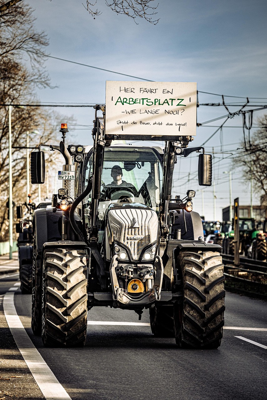 Ostra reakcja rządu na protesty rolników w Warszawie – analiza sytuacji