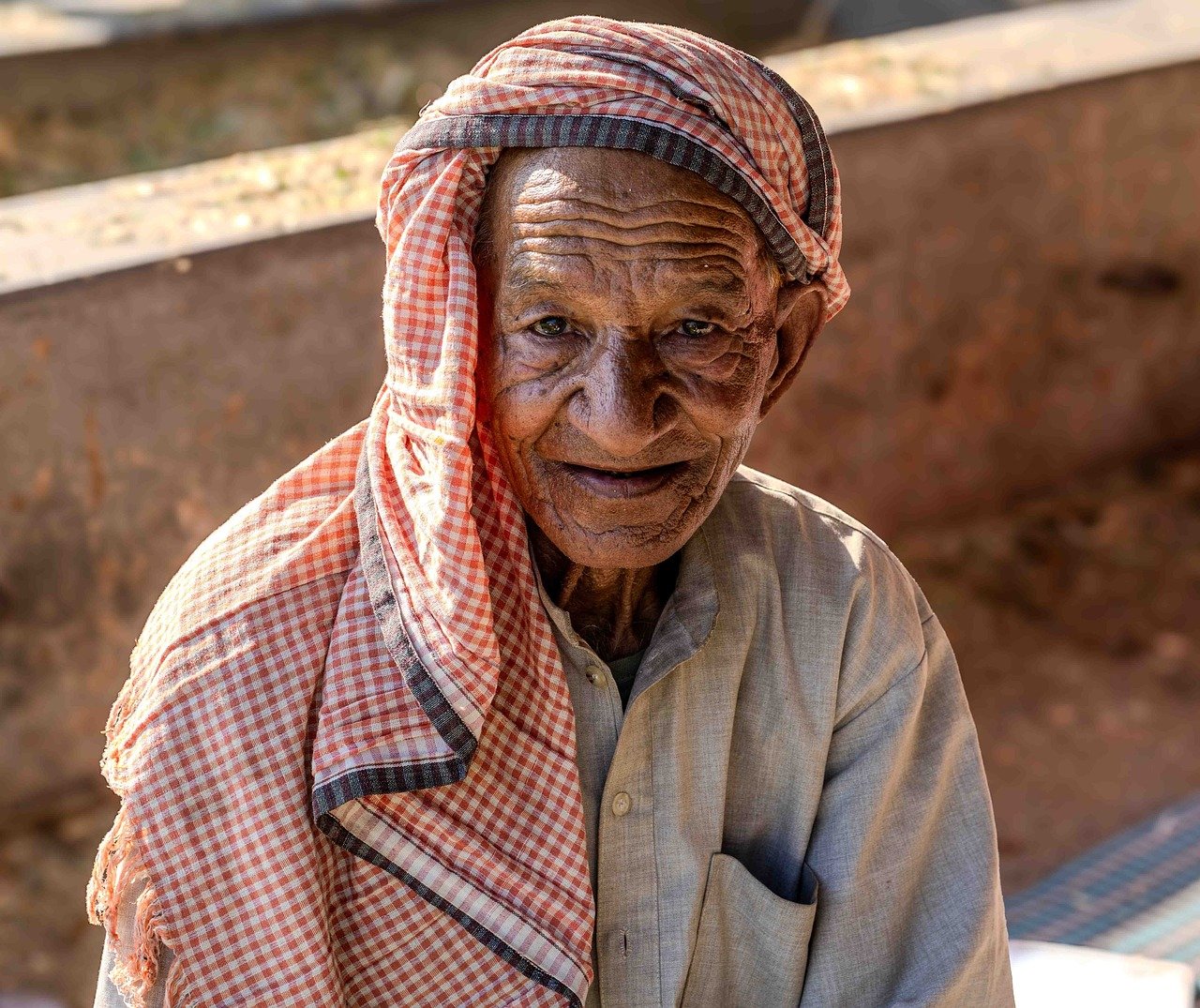 Waloryzacja Świadczeń i Zmiany w Świadczeniu Uzupełniającym – Analiza Wpływu na Polskich Seniorów
