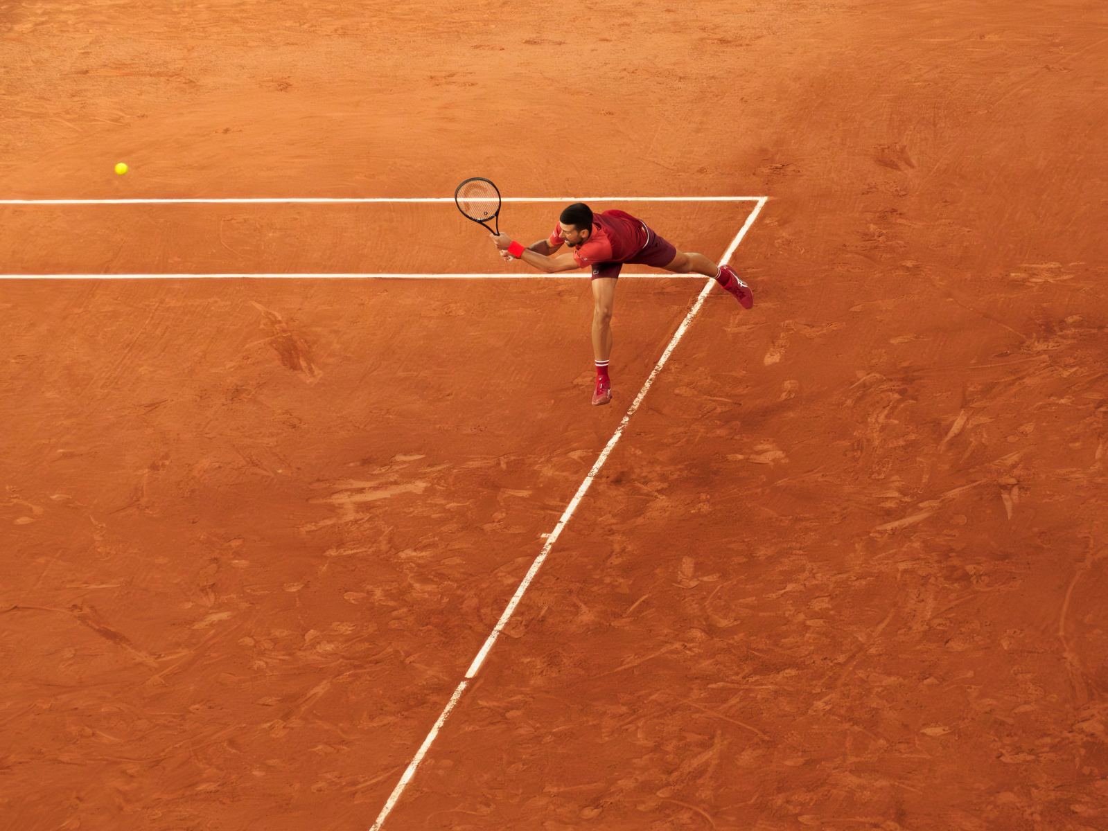 Novak Dominator w Indian Wells: Zwycięstwo nad Majchrzakiem i pochwały dla Polaka