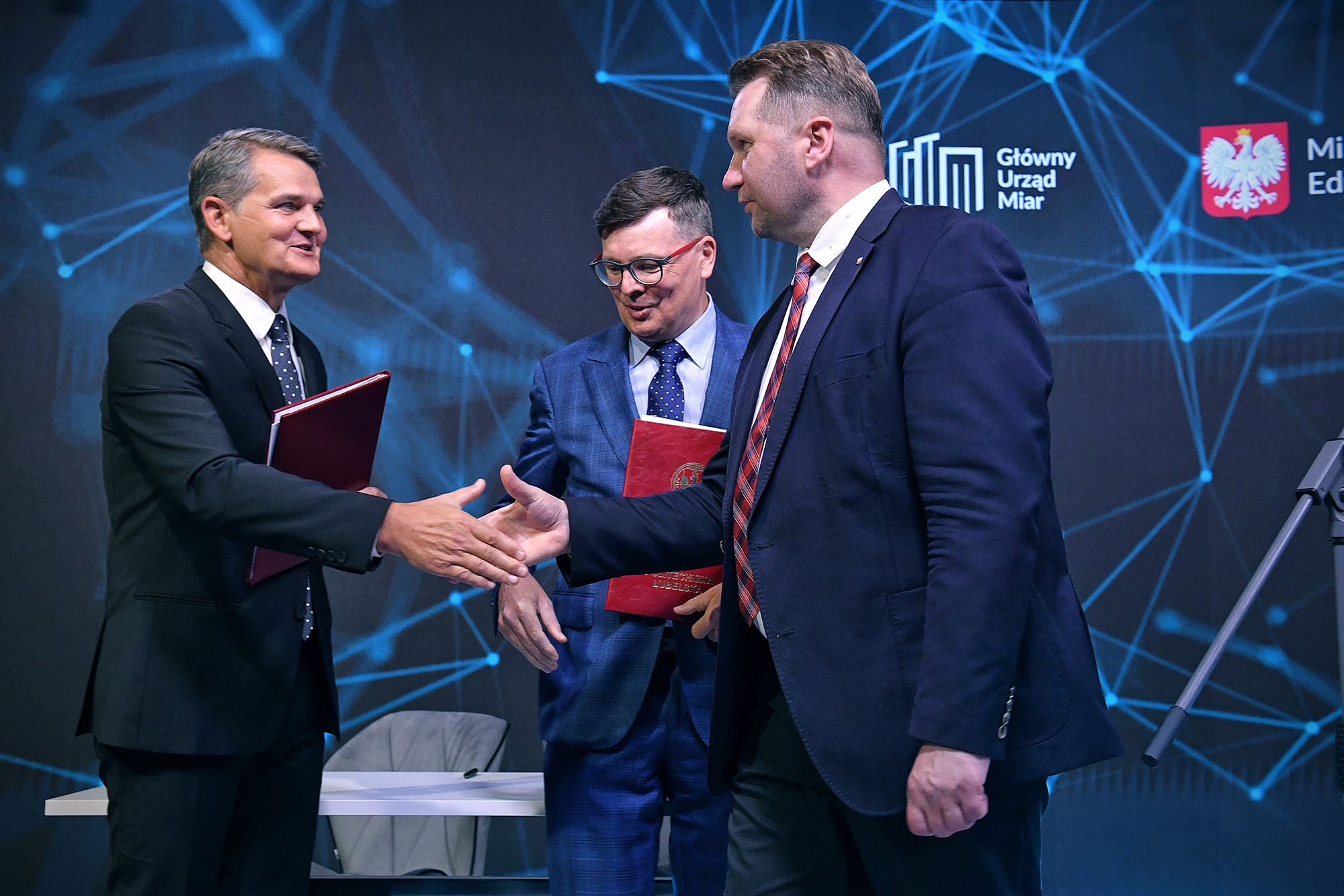 Przemysław Czarnek krytykuje rząd Tuska w związku z cenami paliw po ataku na Iran