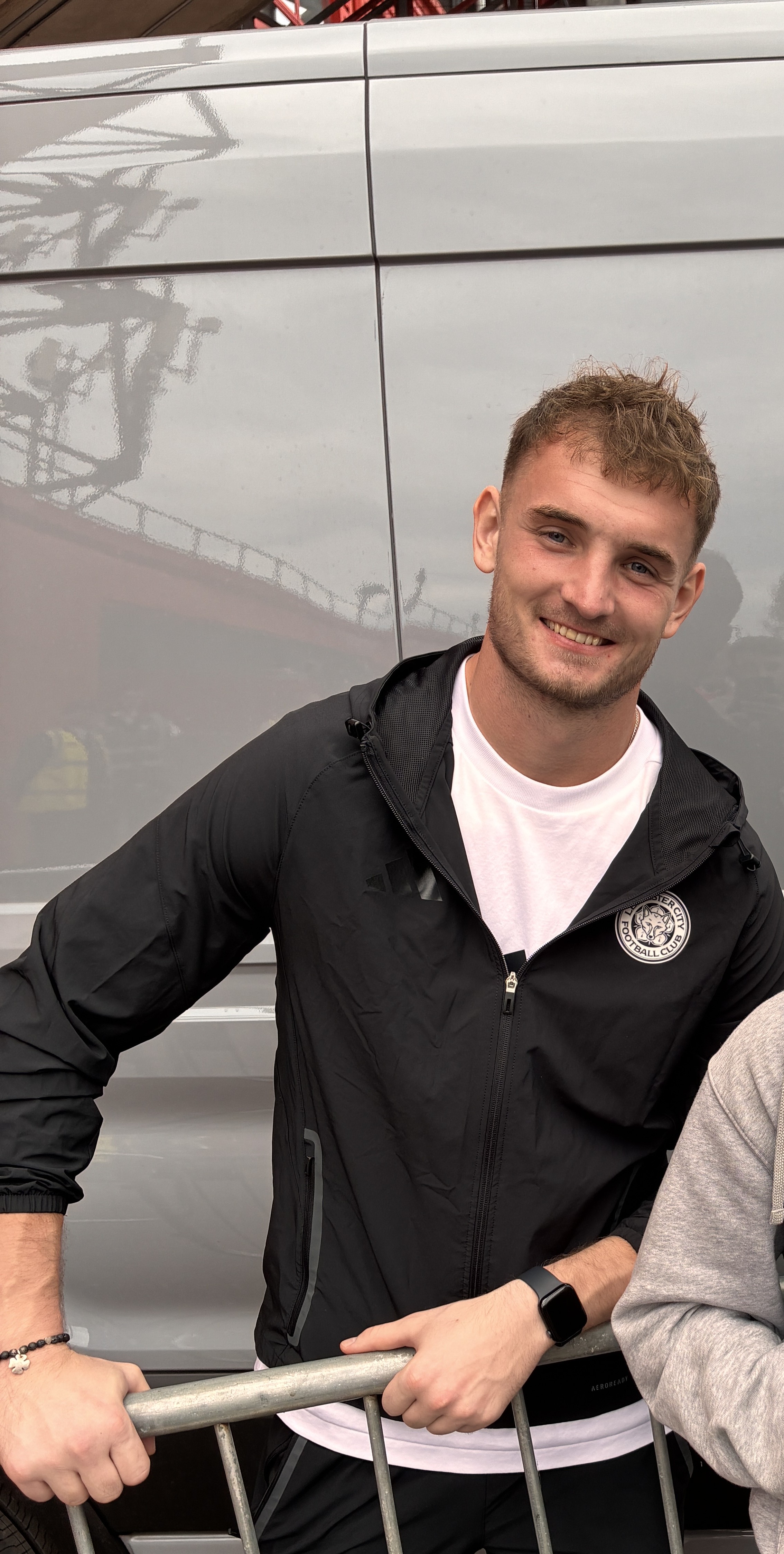 Sensacja na King Power Stadium! Leicester City wraca do gry, a Jakub Stolarczyk bohaterem!