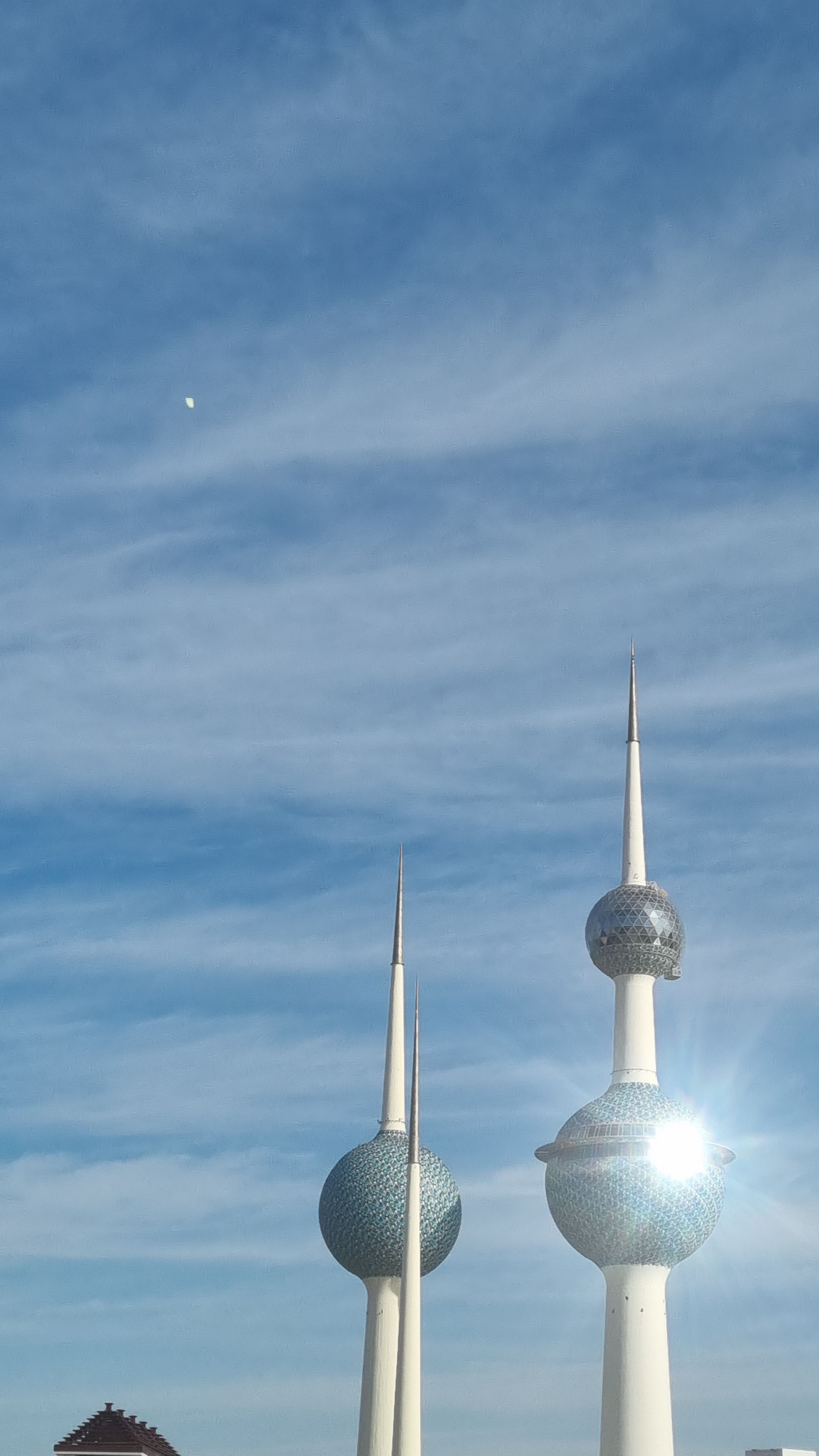 Atak na lotnisko w Kuwejcie i polska operacja ewakuacyjna – analiza sytuacji