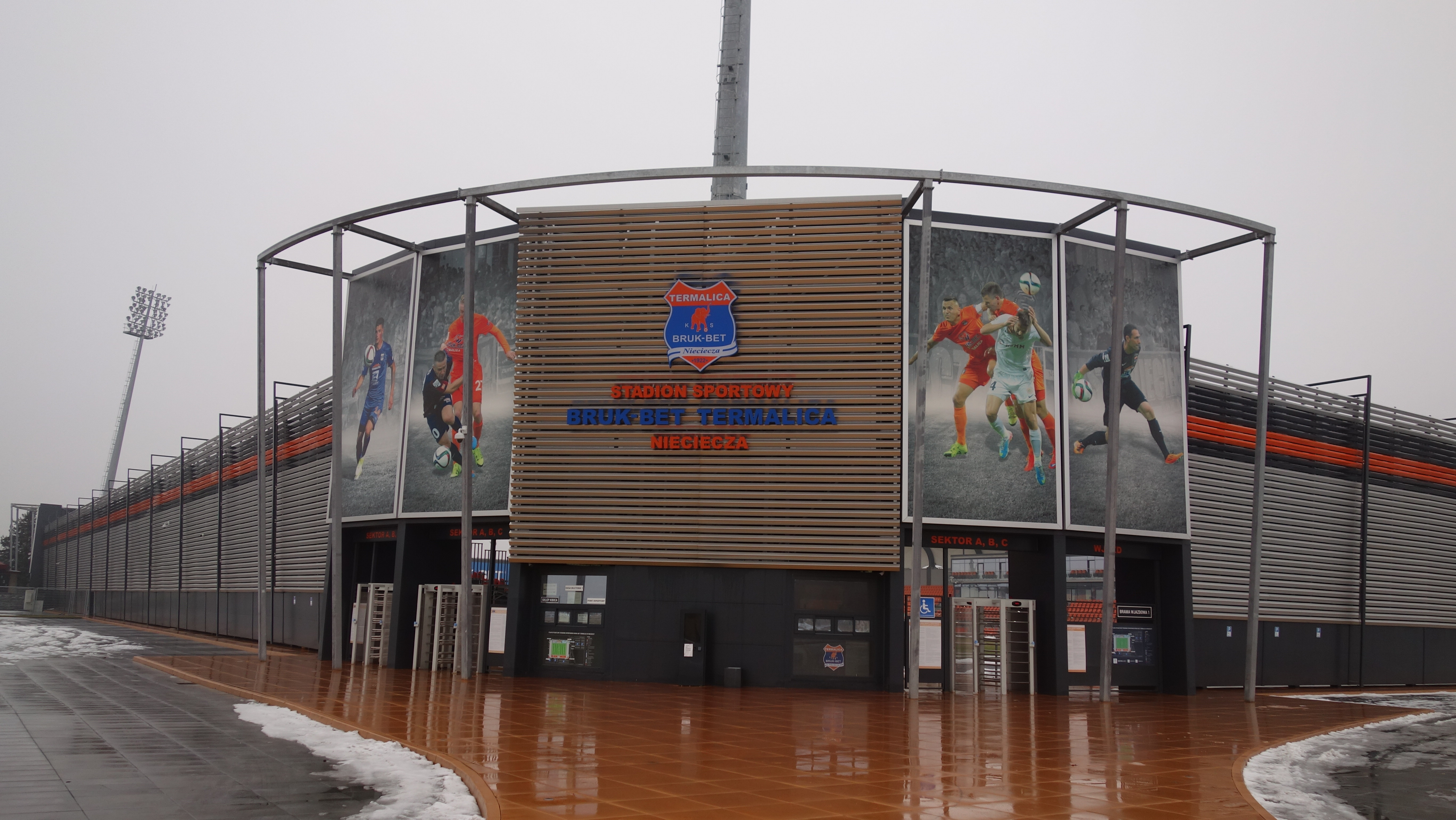 Dramatyczny wieczór w Niecieczy: Termalica coraz bliżej przepaści!